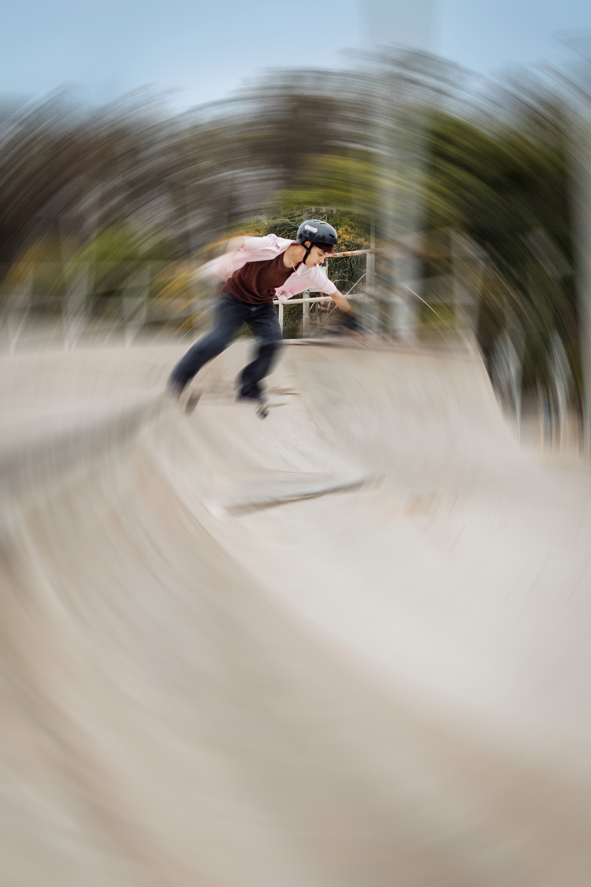 ensaio fotográfico, 16 anos, aniversário 16, Parque, skate, manobra, radical, pista de skate, urbano, natureza, alternativo, ensaio diferente luz natural, sol, elegância, juventude, celebração, flores, fotos externas, ensaio ao ar livre, beleza natural, s