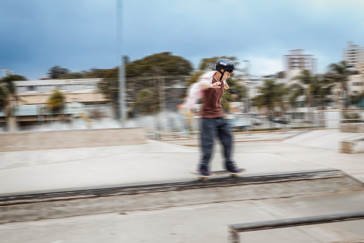 ensaio fotográfico, 16 anos, aniversário 16, Parque, skate, manobra, radical, pista de skate, urbano, natureza, alternativo, ensaio diferente luz natural, sol, elegância, juventude, celebração, flores, fotos externas, ensaio ao ar livre, beleza natural, s