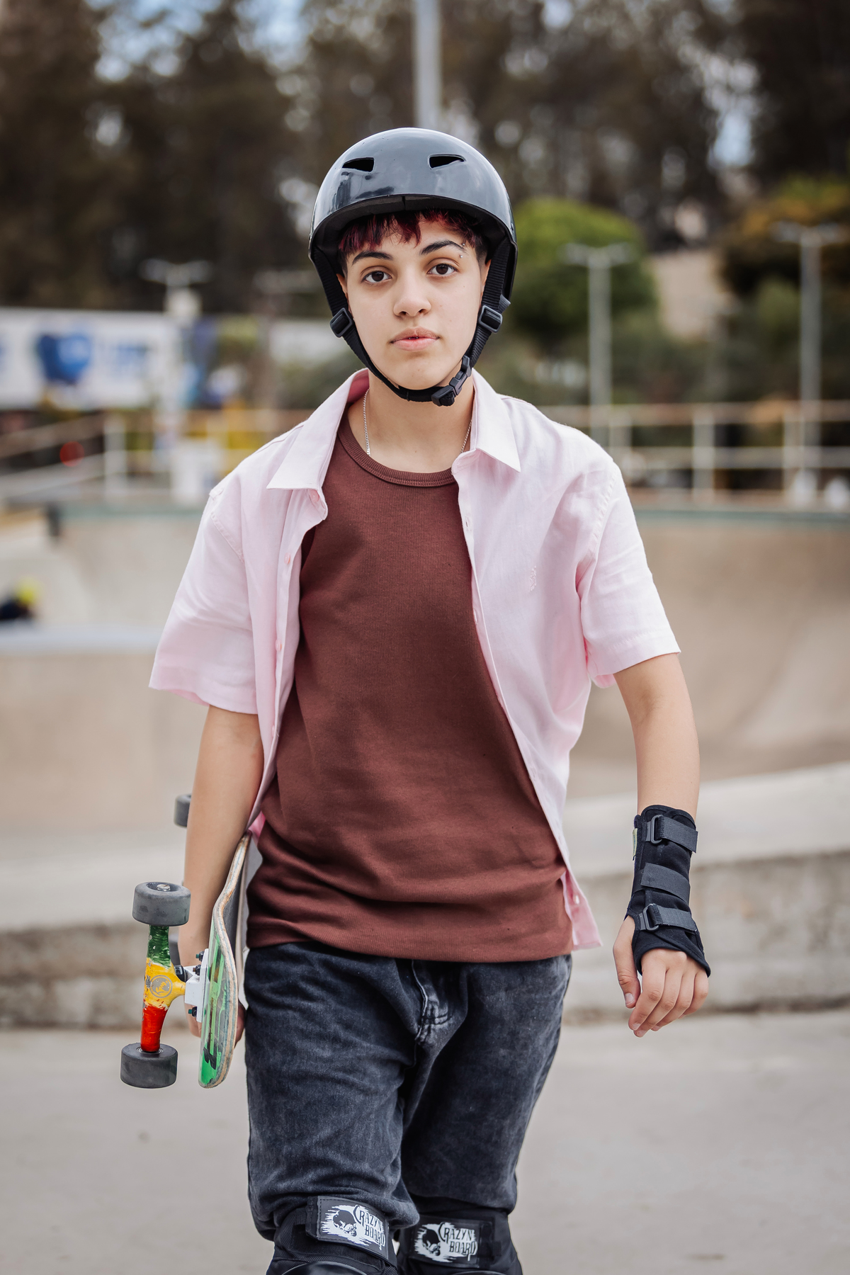 ensaio fotográfico, 16 anos, aniversário 16, Parque, skate, manobra, radical, pista de skate, urbano, natureza, alternativo, ensaio diferente luz natural, sol, elegância, juventude, celebração, flores, fotos externas, ensaio ao ar livre, beleza natural, s