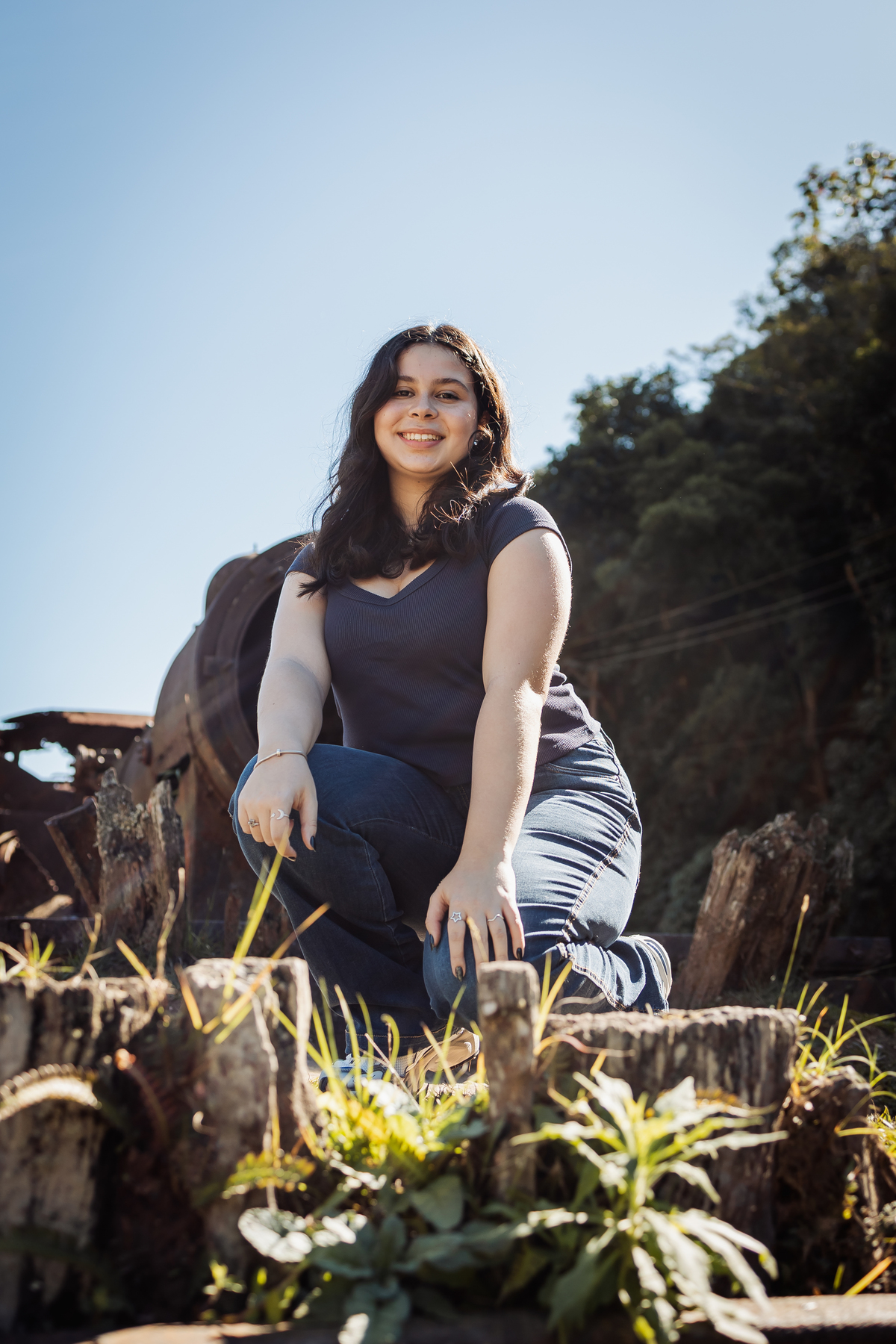 ensaio fotográfico, 15 anos, debutante, Paranapiacaba , museu, natureza, campo, vestido de debutante, luz natural, sol, elegância, juventude, celebração, flores, fotos externas, ensaio ao ar livre, beleza natural, sorriso, espontaneidade, emoção