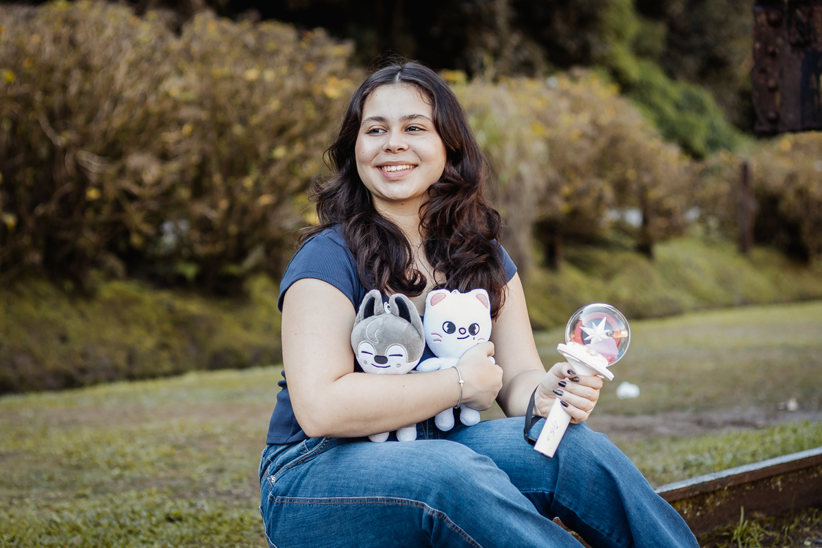 ensaio fotográfico, 15 anos, debutante, Paranapiacaba , museu, natureza, campo, vestido de debutante, luz natural, sol, elegância, juventude, celebração, flores, fotos externas, ensaio ao ar livre, beleza natural, sorriso, espontaneidade, emoção