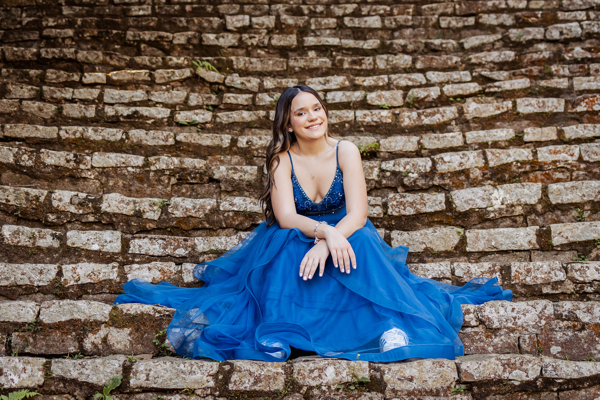 ensaio fotográfico, 15 anos, debutante, Jardim Botânico , museu, natureza, campo, vestido de debutante, luz natural, sol, elegância, juventude, celebração, flores, fotos externas, ensaio ao ar livre, beleza natural, sorriso, espontaneidade, emoção