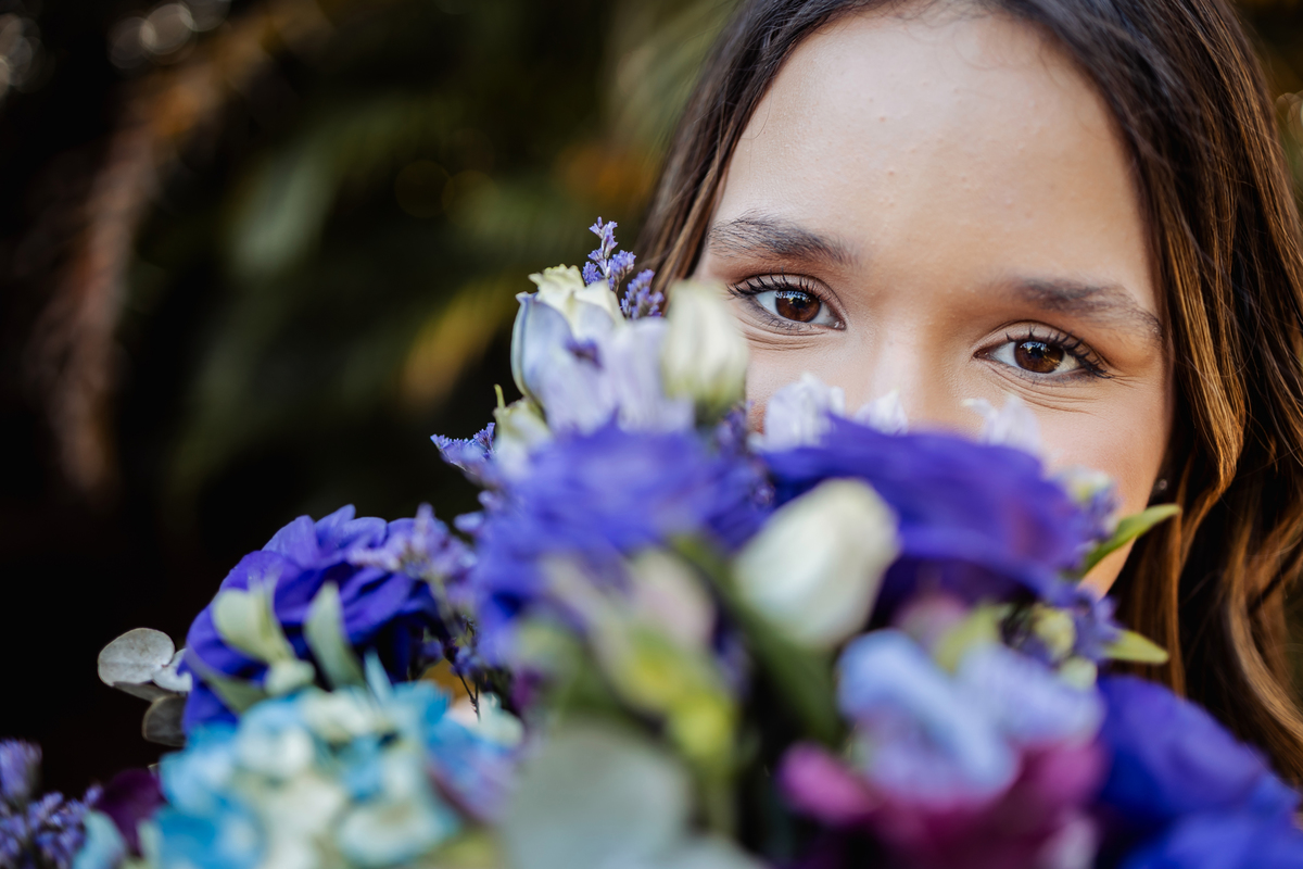 ensaio fotográfico, 15 anos, debutante, Jardim Botânico , museu, natureza, campo, vestido de debutante, luz natural, sol, elegância, juventude, celebração, flores, fotos externas, ensaio ao ar livre, beleza natural, sorriso, espontaneidade, emoção