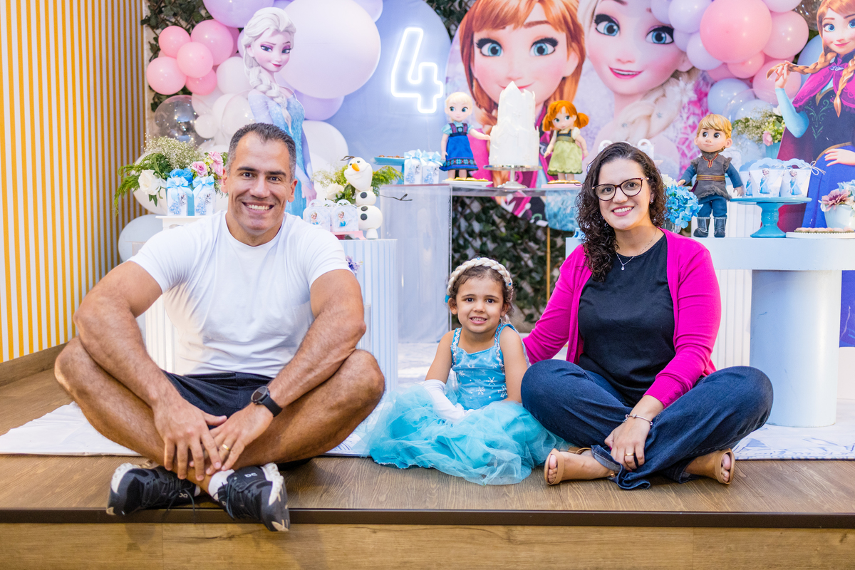 aniversário infantil, festa de 4 anos, fotografia de aniversário infantil, festa infantil, fotos de aniversário, festa frozen, disney,  festa temática decoração, comemoração de 4 anos, fotógrafo infantil, festa de criança, memórias da infância