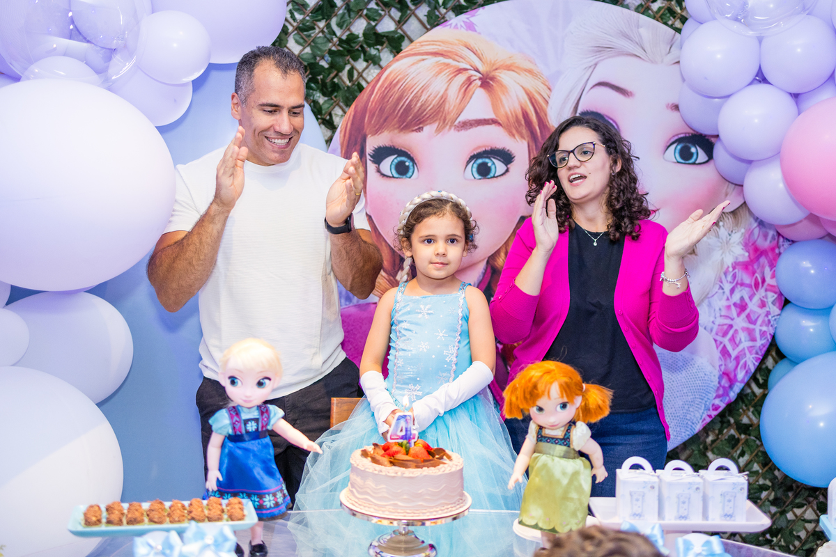 aniversário infantil, festa de 4 anos, fotografia de aniversário infantil, festa infantil, fotos de aniversário, festa frozen, disney,  festa temática decoração, comemoração de 4 anos, fotógrafo infantil, festa de criança, memórias da infância
