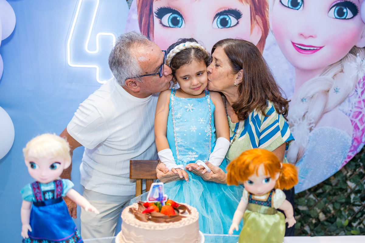 aniversário infantil, festa de 4 anos, fotografia de aniversário infantil, festa infantil, fotos de aniversário, festa frozen, disney,  festa temática decoração, comemoração de 4 anos, fotógrafo infantil, festa de criança, memórias da infância