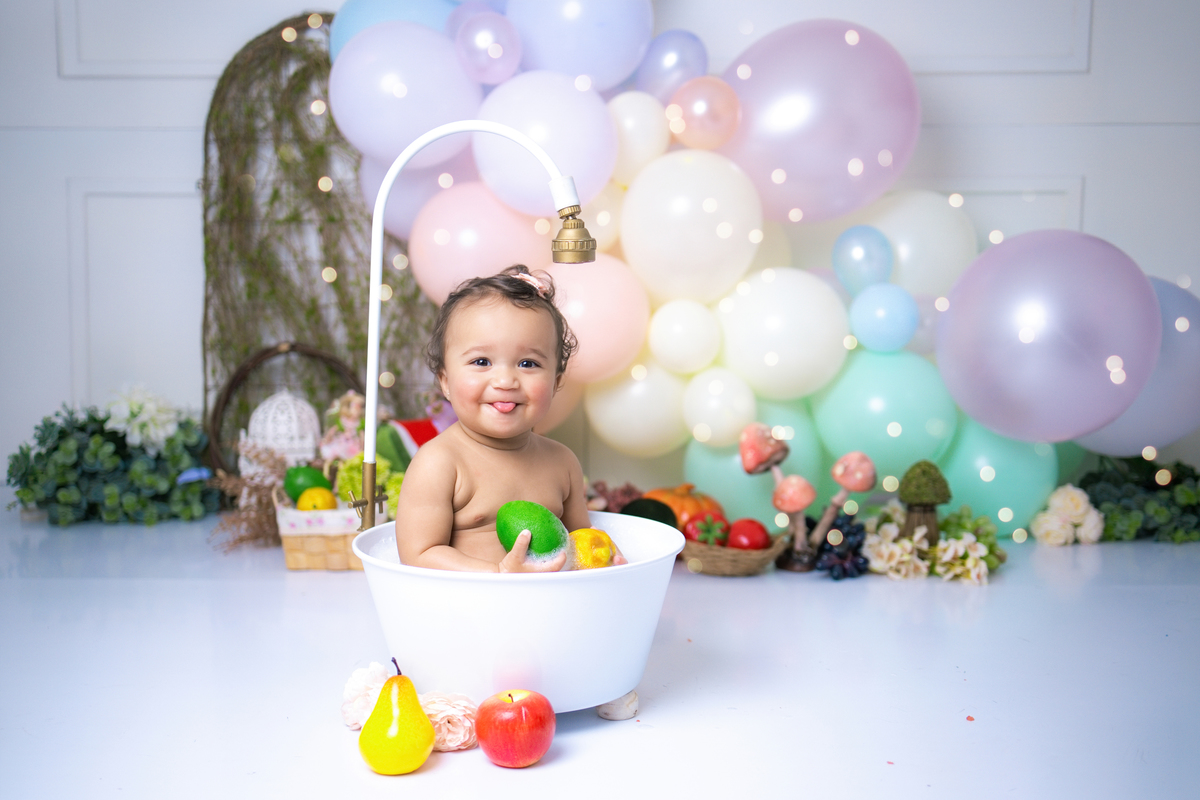 smash the fruit, ensaio infantil,, estúdio fotográfico, são caetano do sul, fatia do tempo, fotografia criativa, frutas coloridas, bebê sorrindo, aniversário de 1 ano, ensaio divertido, fotografia de bebê, cores vibrantes, infância feliz, fotos