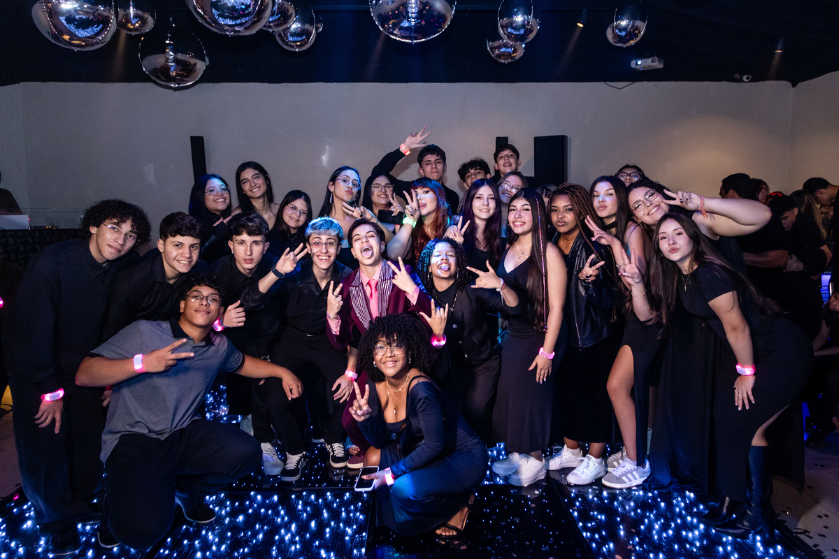 16anos, aniversariante, skate, festadeadolescente, festade16anos, aniversário, decoraçãofesta, balada, fotografiabalada, fotografiaeventos, fotografiananiversário, festatematica, baile, amizade, familia