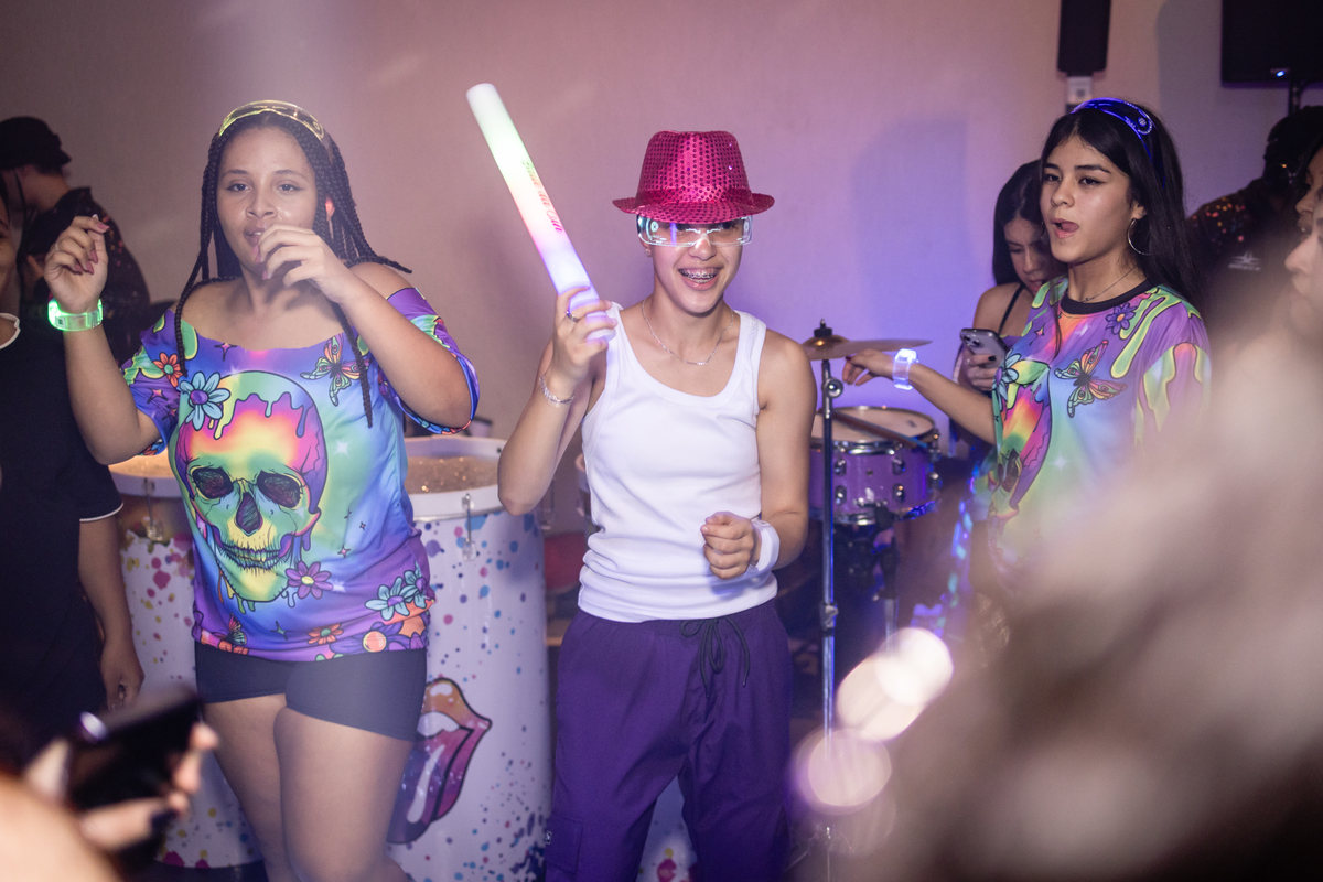 16anos, aniversariante, skate, festadeadolescente, festade16anos, aniversário, decoraçãofesta, balada, fotografiabalada, fotografiaeventos, fotografiananiversário, festatematica, baile, amizade, familia