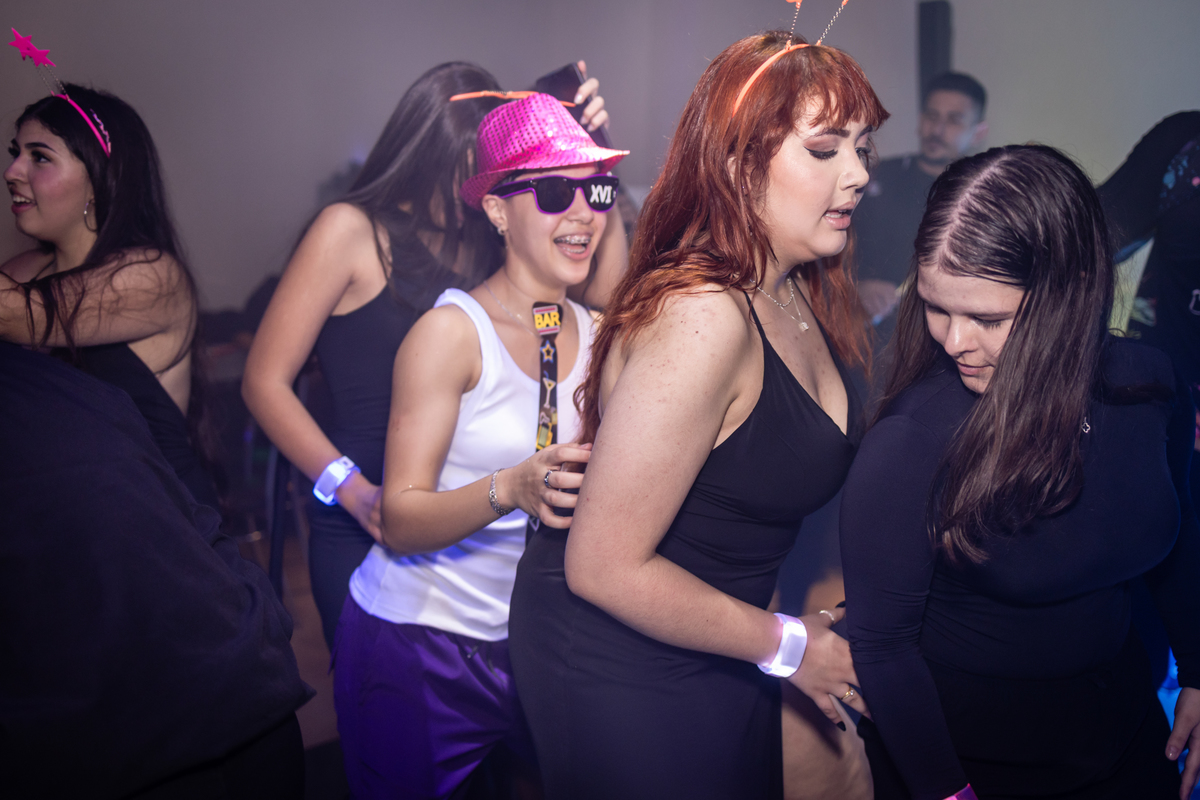 16anos, aniversariante, skate, festadeadolescente, festade16anos, aniversário, decoraçãofesta, balada, fotografiabalada, fotografiaeventos, fotografiananiversário, festatematica, baile, amizade, familia