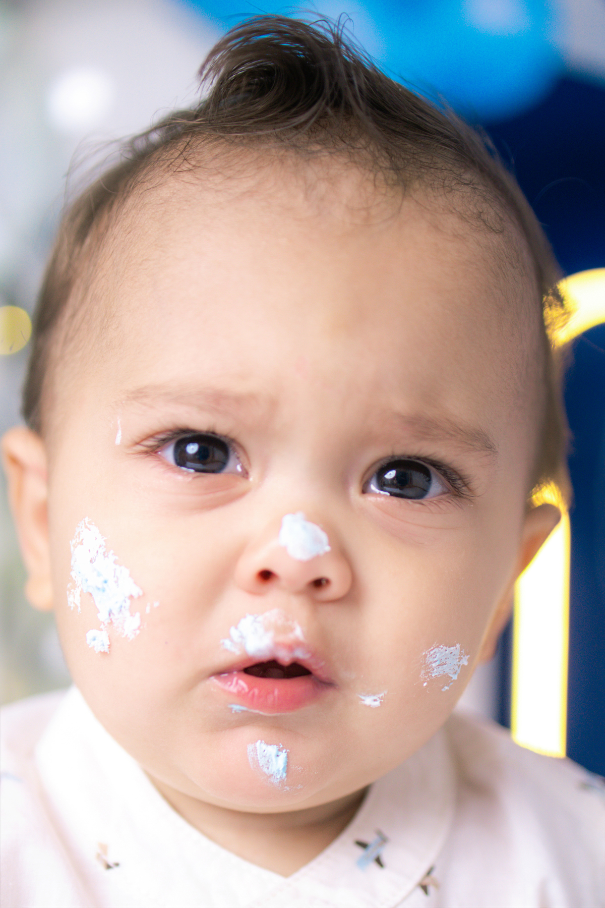 smash the cake, ensaio infantil,, estúdio fotográfico, são caetano do sul, fatia do tempo, fotografia criativa, Disney, mikey, bebê sorrindo, aniversário de 1 ano, ensaio divertido, fotografia de bebê, cores vibrantes, infância feliz, fotos