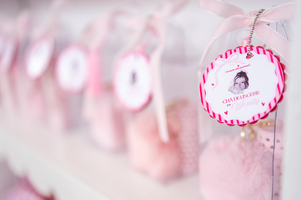 cha de lingerie, despedida de solteira, amizades, noiva, casamento, decoração de festa, celebração, bolo, doces de festa, momentos felizes, festa, despedida, casamento, decoração feminina, rosa, mãe.