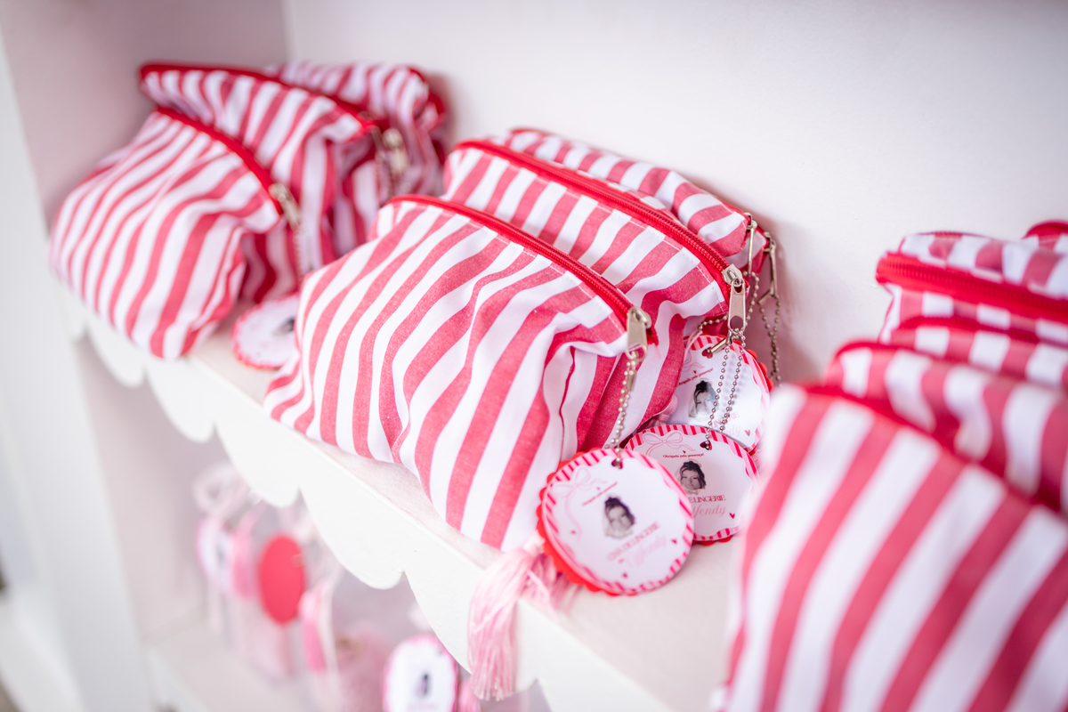 cha de lingerie, despedida de solteira, amizades, noiva, casamento, decoração de festa, celebração, bolo, doces de festa, momentos felizes, festa, despedida, casamento, decoração feminina, rosa, mãe.
