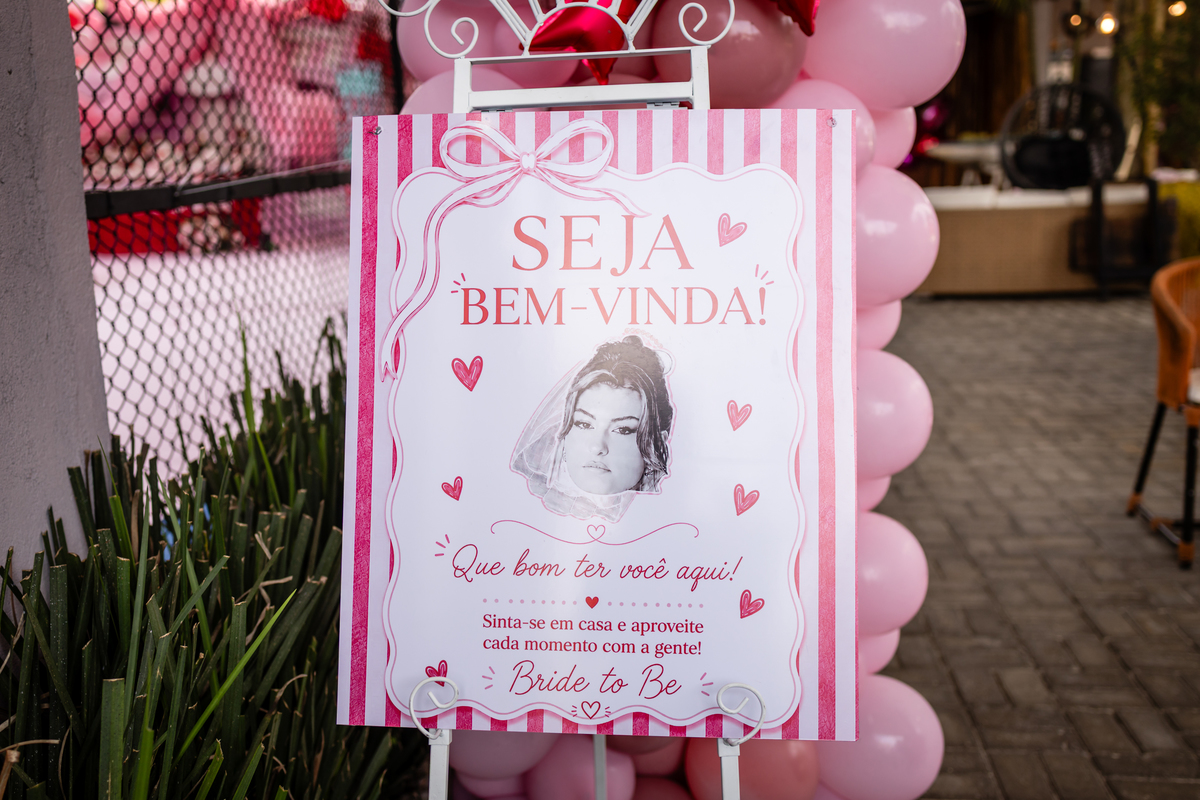 cha de lingerie, despedida de solteira, amizades, noiva, casamento, decoração de festa, celebração, bolo, doces de festa, momentos felizes, festa, despedida, casamento, decoração feminina, rosa, mãe.
