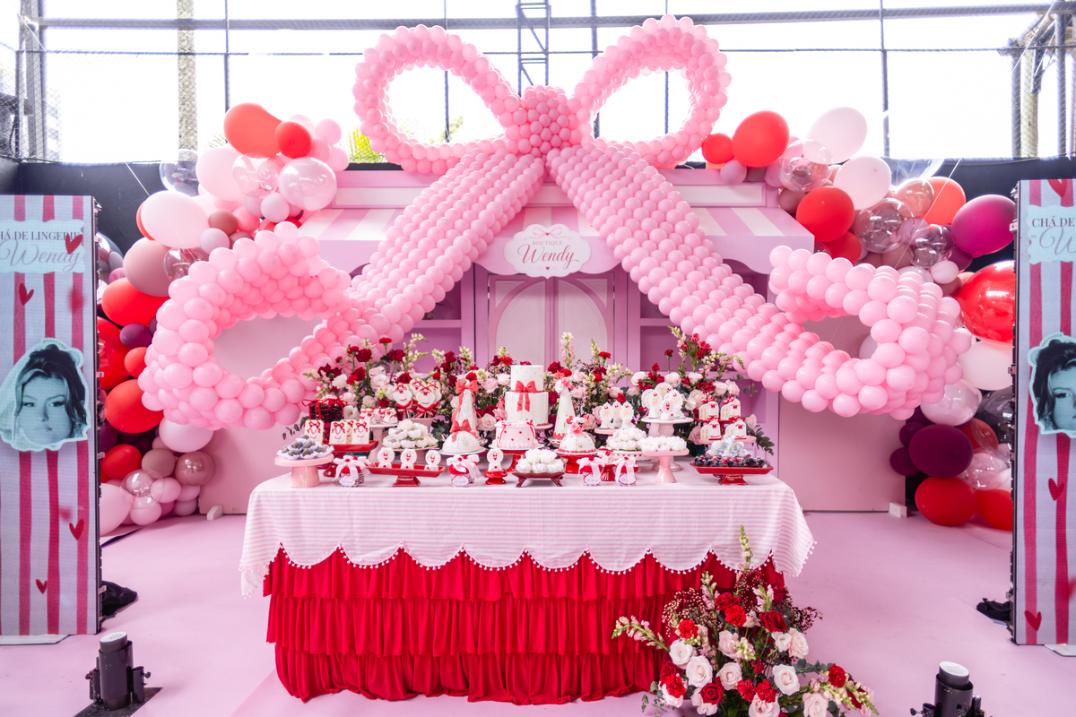 cha de lingerie, despedida de solteira, amizades, noiva, casamento, decoração de festa, celebração, bolo, doces de festa, momentos felizes, festa, despedida, casamento, decoração feminina, rosa, mãe.