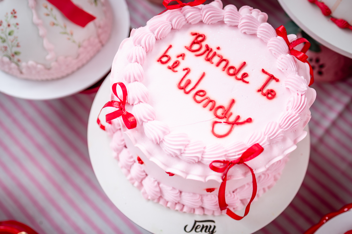 cha de lingerie, despedida de solteira, amizades, noiva, casamento, decoração de festa, celebração, bolo, doces de festa, momentos felizes, festa, despedida, casamento, decoração feminina, rosa, mãe.