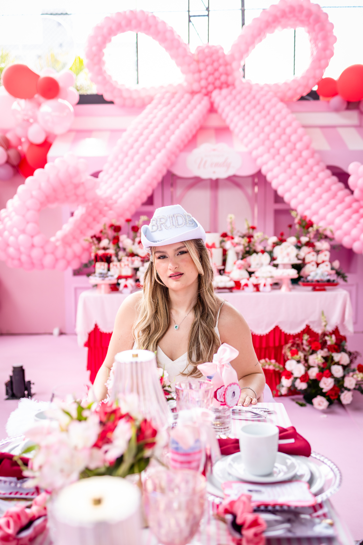 cha de lingerie, despedida de solteira, amizades, noiva, casamento, decoração de festa, celebração, bolo, doces de festa, momentos felizes, festa, despedida, casamento, decoração feminina, rosa, mãe.