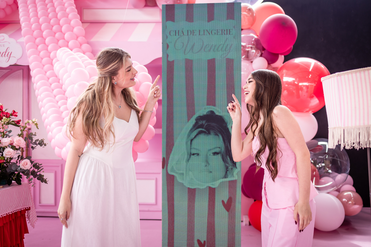 cha de lingerie, despedida de solteira, amizades, noiva, casamento, decoração de festa, celebração, bolo, doces de festa, momentos felizes, festa, despedida, casamento, decoração feminina, rosa, mãe.