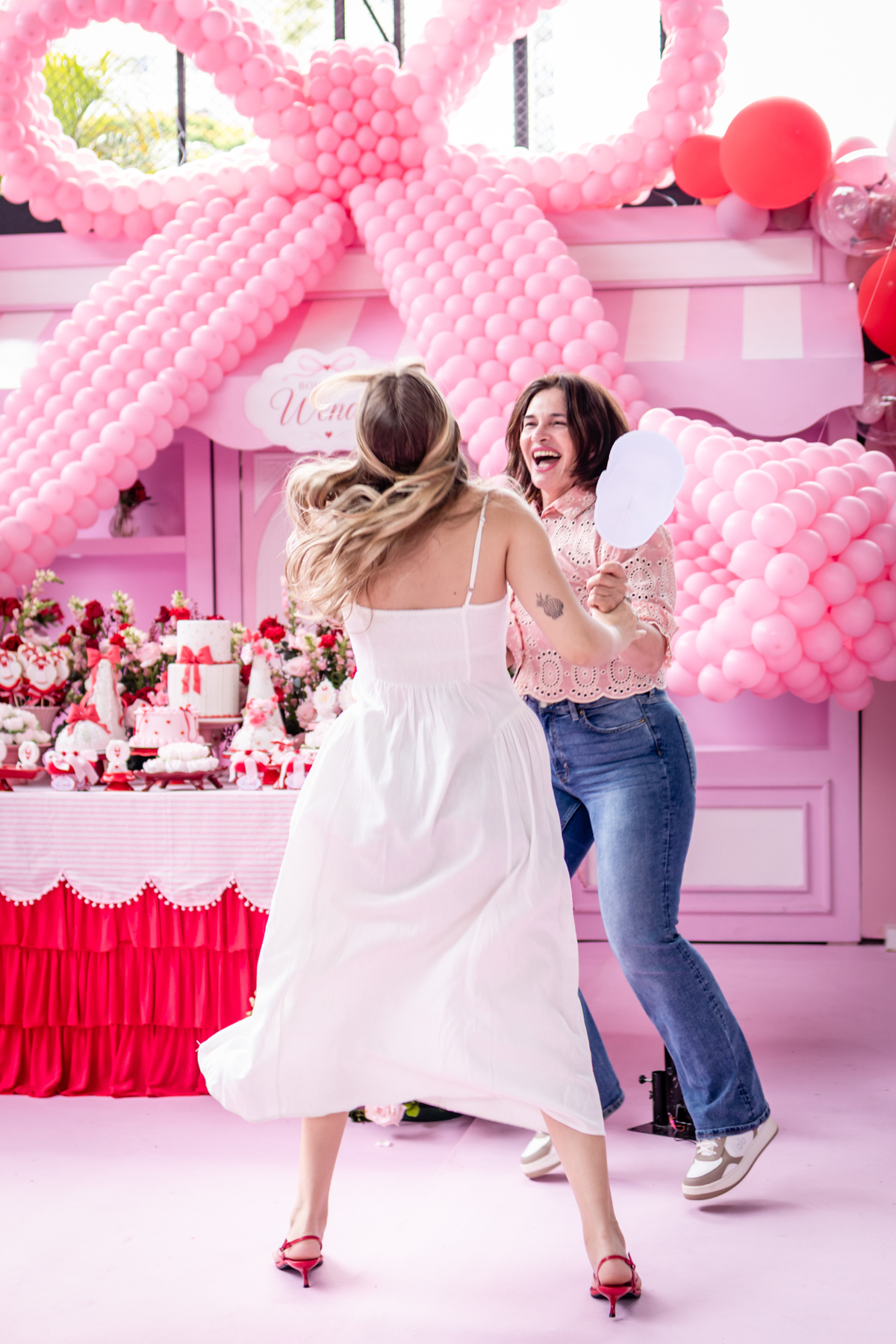 cha de lingerie, despedida de solteira, amizades, noiva, casamento, decoração de festa, celebração, bolo, doces de festa, momentos felizes, festa, despedida, casamento, decoração feminina, rosa, mãe.