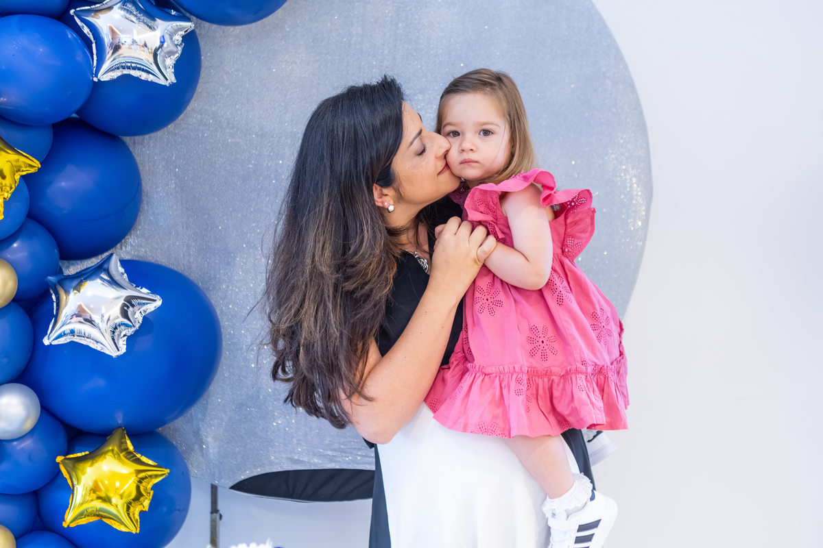 Festa de aniversário, aniversário infantil, aniversário 2 anos, 2 anos, decoração de festa, crianças, festa em prédio, festa no condomínio, familia, avós, momentos.