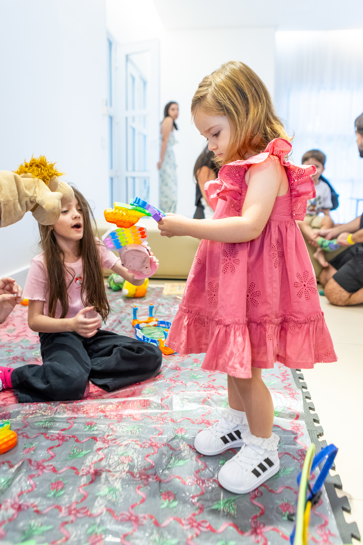 Festa de aniversário, aniversário infantil, aniversário 2 anos, 2 anos, decoração de festa, crianças, festa em prédio, festa no condomínio, familia, avós, momentos.