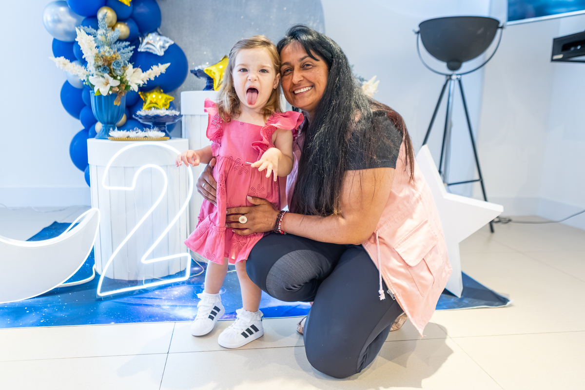 Festa de aniversário, aniversário infantil, aniversário 2 anos, 2 anos, decoração de festa, crianças, festa em prédio, festa no condomínio, familia, avós, momentos.