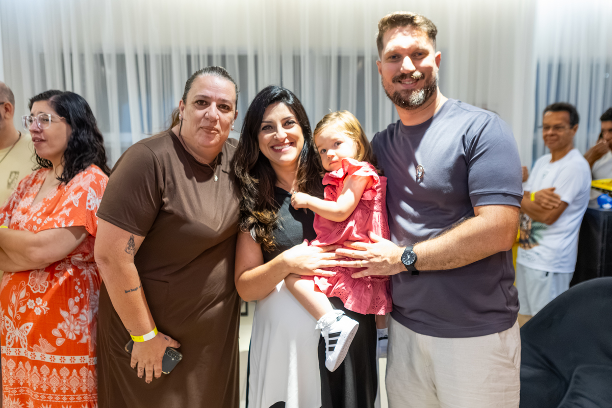 Festa de aniversário, aniversário infantil, aniversário 2 anos, 2 anos, decoração de festa, crianças, festa em prédio, festa no condomínio, familia, avós, momentos.