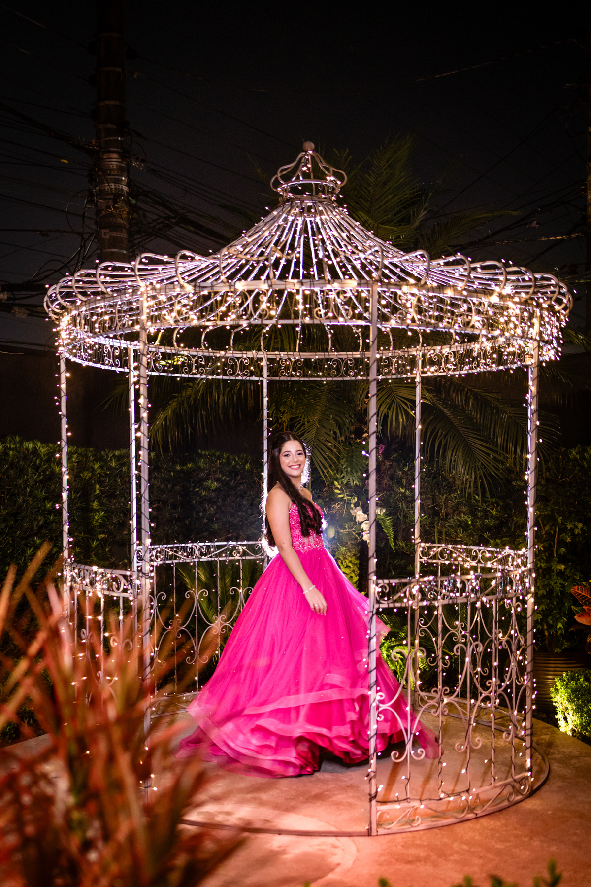 16anos, debutante, festade16anos, aniversário, decoracaode16anos, festaglam, decoracaomoderna, neonparty, festasofisticada, fotografiadeeventos, eventos16anos, decoracaodebutante, partydecor, cenário, brilho, requinte, estilo, decoração, vestido, balada