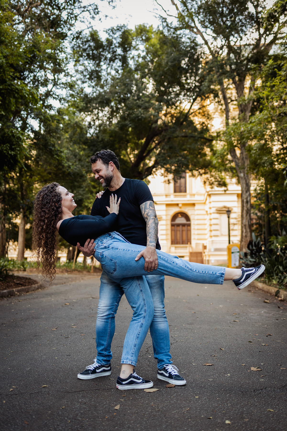 pre wedding, pré casamento, museu do Ipiranga, ensaio fotográfico, CASAMENTO, noiva, noivo, foto professional, vestido de noiva, namorados, marido, esposa, decoração, ar livre, parque, felicidade, casamento no campo, amor, familia,