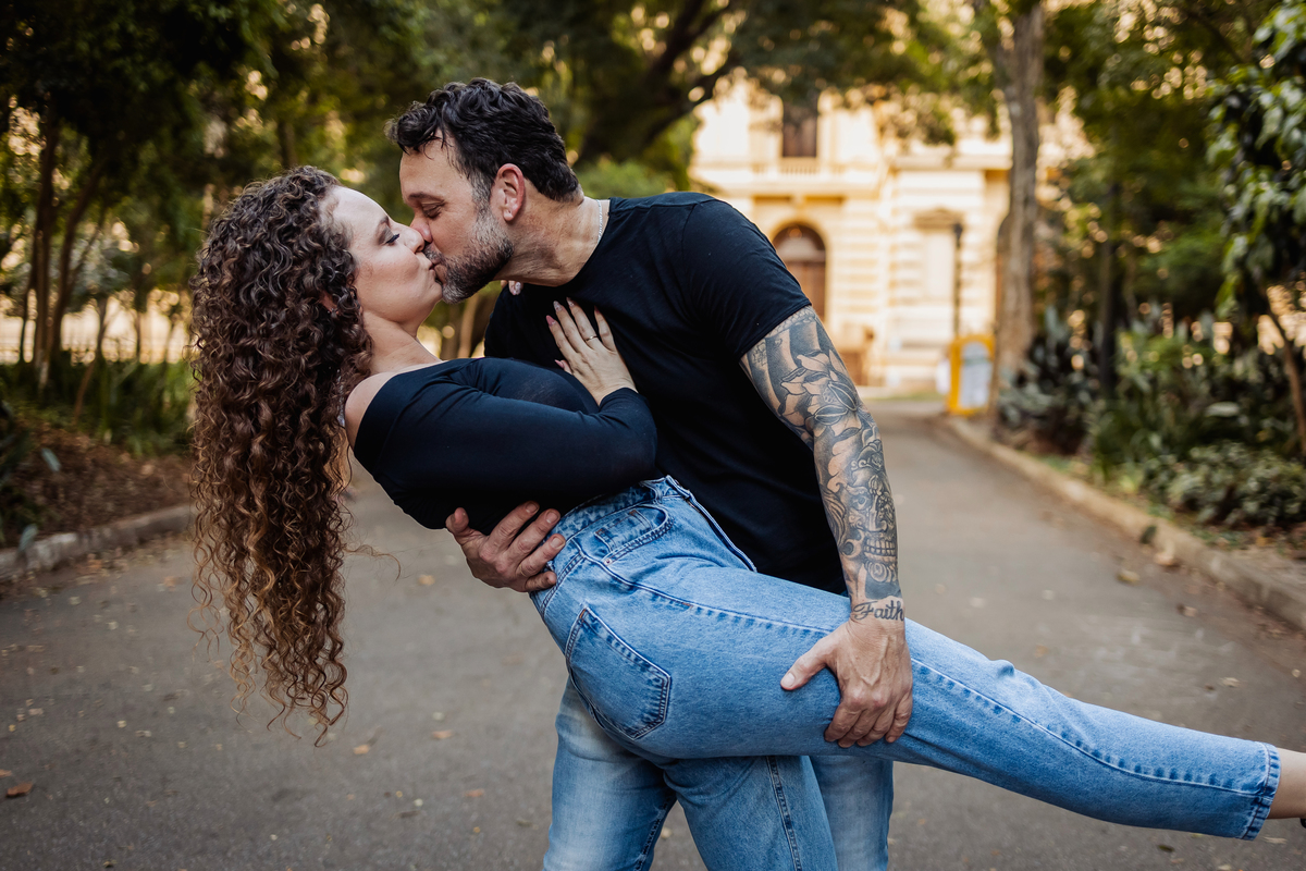 pre wedding, pré casamento, museu do Ipiranga, ensaio fotográfico, CASAMENTO, noiva, noivo, foto professional, vestido de noiva, namorados, marido, esposa, decoração, ar livre, parque, felicidade, casamento no campo, amor, familia,