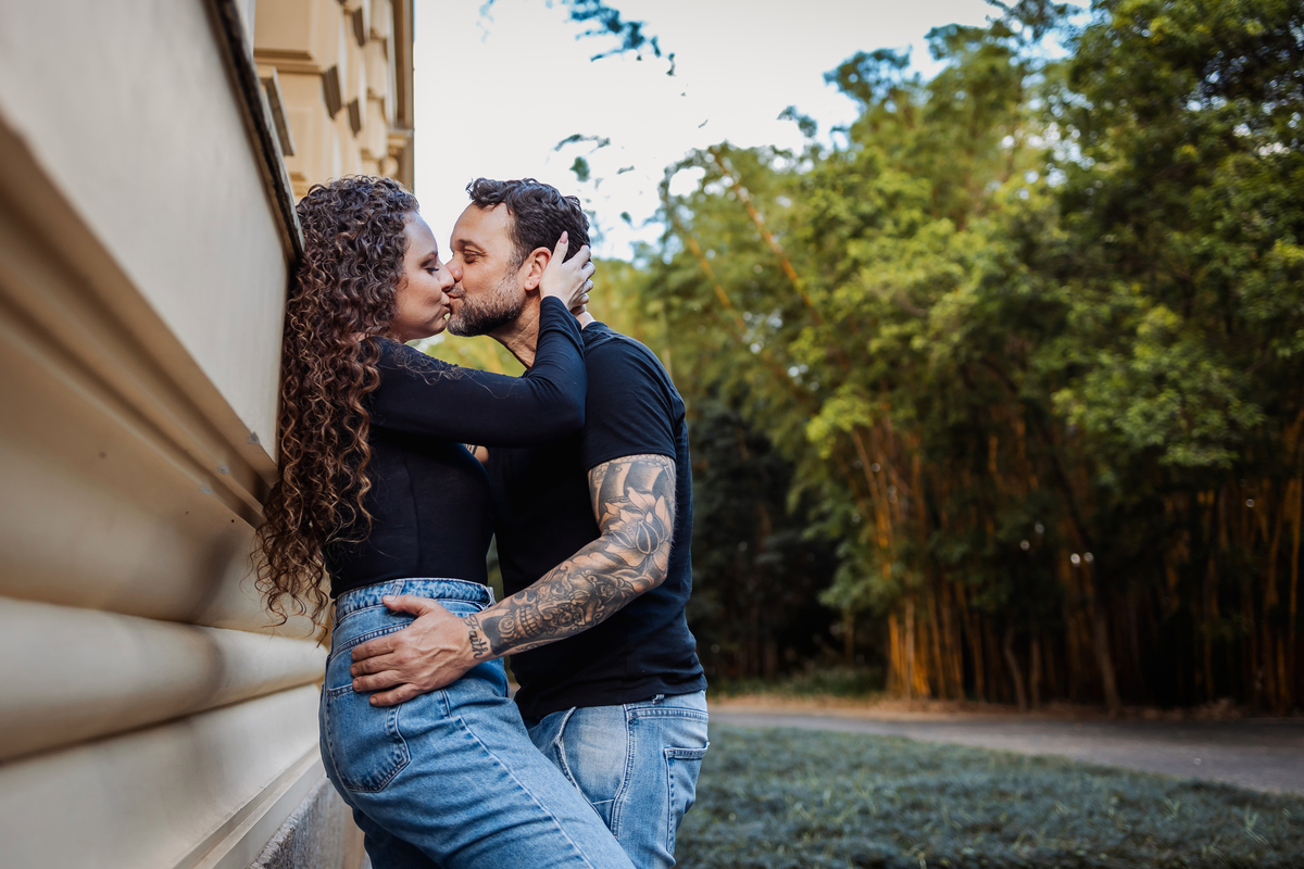 pre wedding, pré casamento, museu do Ipiranga, ensaio fotográfico, CASAMENTO, noiva, noivo, foto professional, vestido de noiva, namorados, marido, esposa, decoração, ar livre, parque, felicidade, casamento no campo, amor, familia,