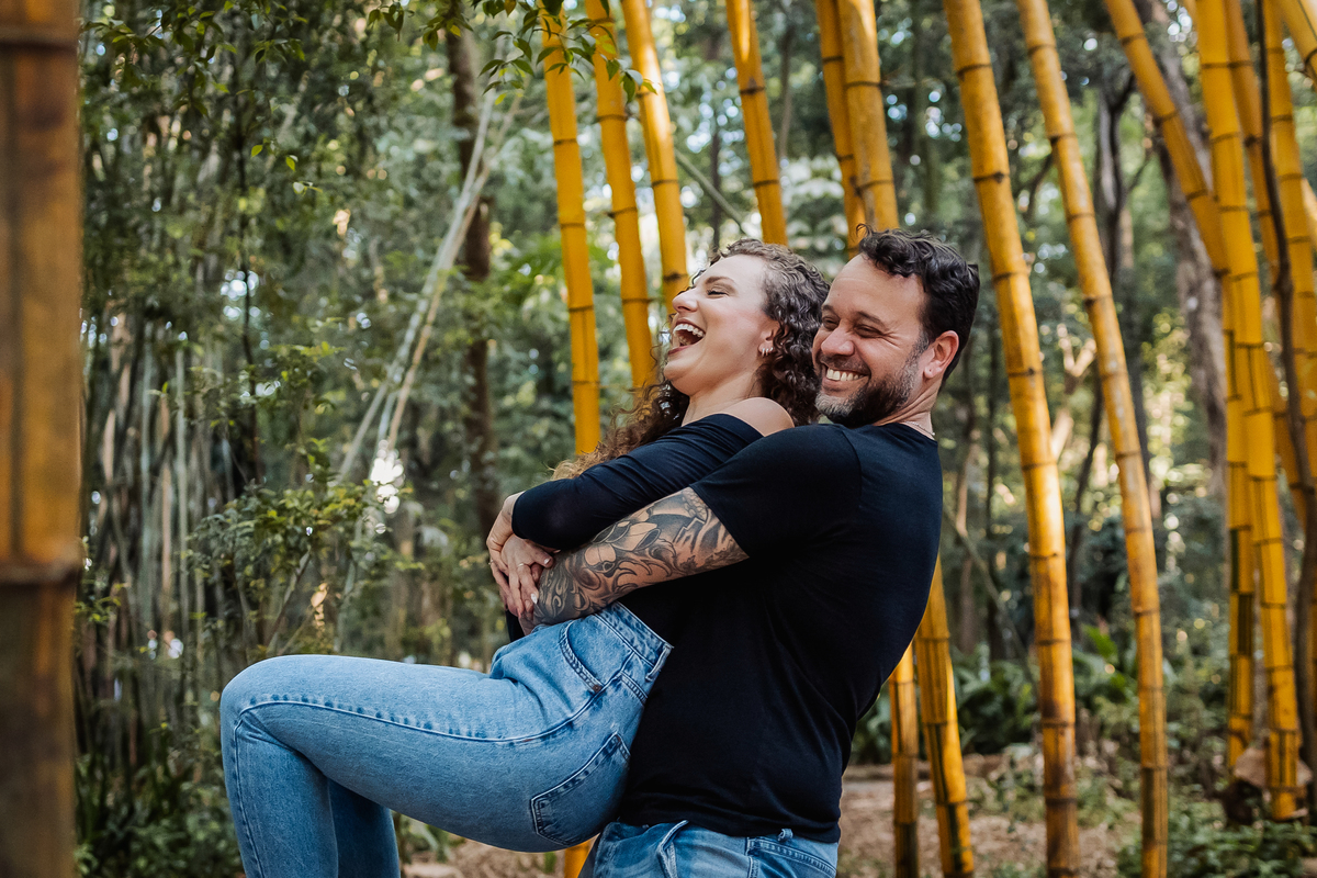 pre wedding, pré casamento, museu do Ipiranga, ensaio fotográfico, CASAMENTO, noiva, noivo, foto professional, vestido de noiva, namorados, marido, esposa, decoração, ar livre, parque, felicidade, casamento no campo, amor, familia,
