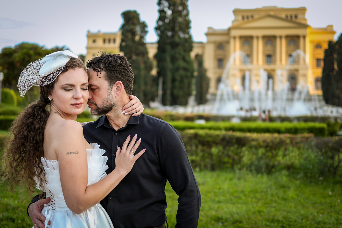 pre wedding, pré casamento, museu do Ipiranga, ensaio fotográfico, CASAMENTO, noiva, noivo, foto professional, vestido de noiva, namorados, marido, esposa, decoração, ar livre, parque, felicidade, casamento no campo, amor, familia,