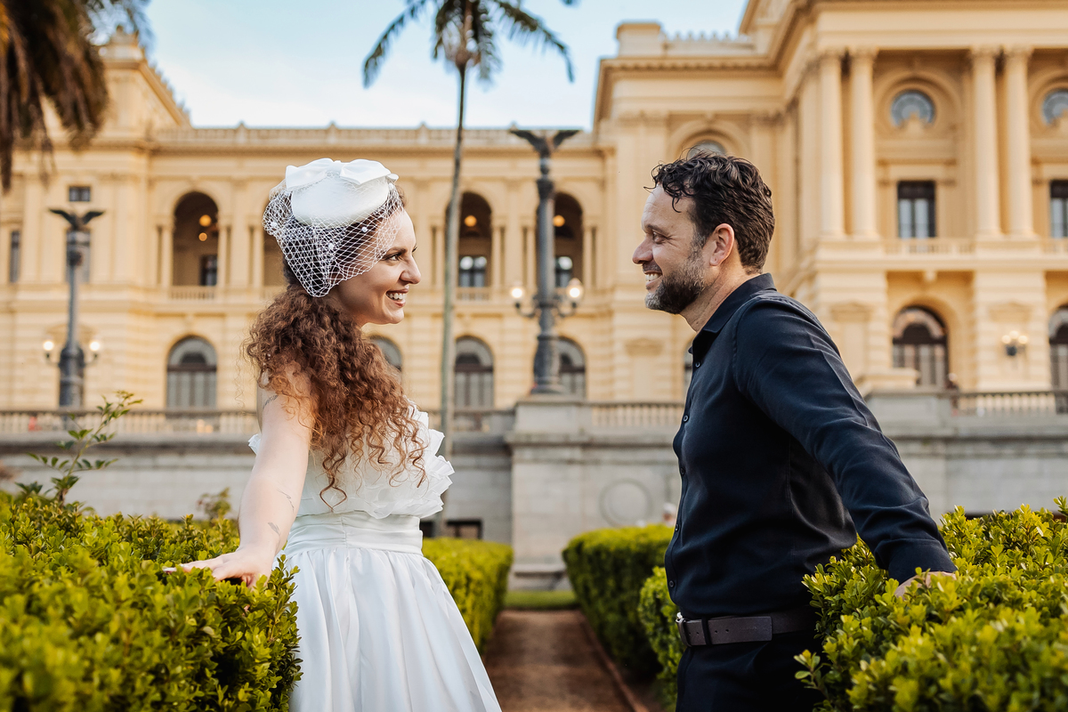 pre wedding, pré casamento, museu do Ipiranga, ensaio fotográfico, CASAMENTO, noiva, noivo, foto professional, vestido de noiva, namorados, marido, esposa, decoração, ar livre, parque, felicidade, casamento no campo, amor, familia,