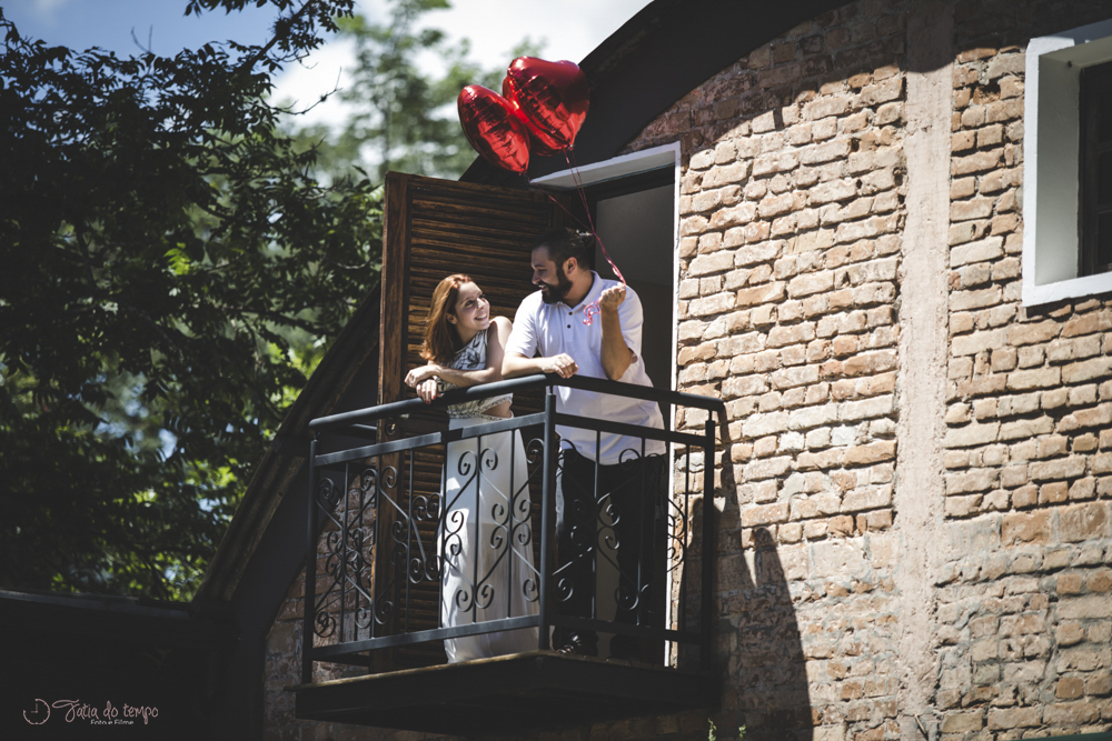 ensaio pre casamento, ensaio de casal, cervejaria rofer, ensaio na cervejaria, cervejaria, ensaio antes do casamento, fotografo de casamento, ensaios em locais diferentes, ensaio save the date, ensaio pre wedding, ensaio pre casamento em itupeva
