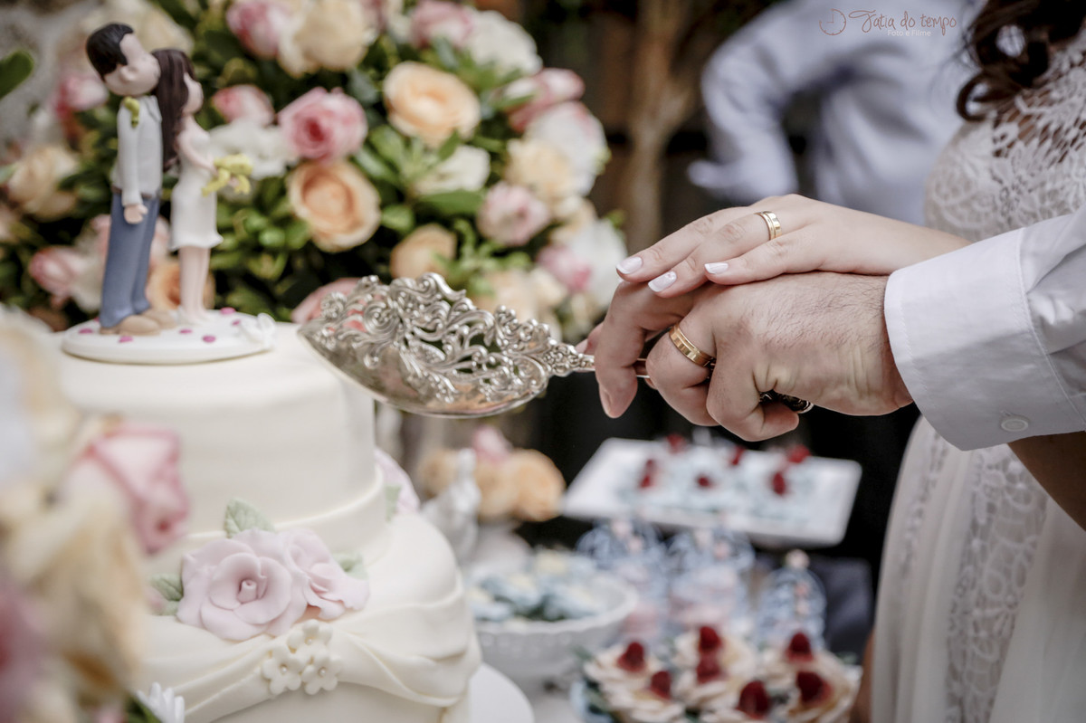 Corte do bolo  - Mini-Wedding