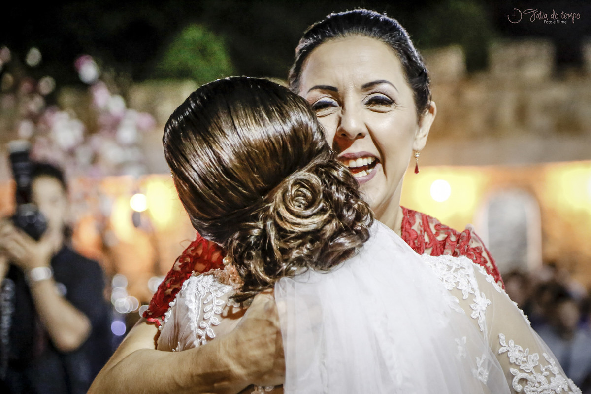 Abraço mãe noiva