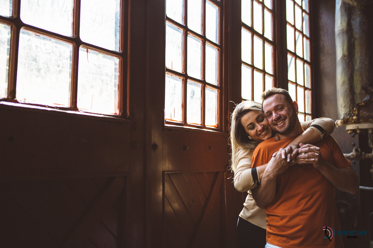 ensaio pre casamento paranapiacaba, ensaio paranapiacaba, paranapiacaba, turismo em paranapiacaba, casal em paranapiacaba, ensaio no trem, ensaio trem antigo, ensaio cidade histórica, ensaio pre casamento, pre casamento no trem, ensaio diferente