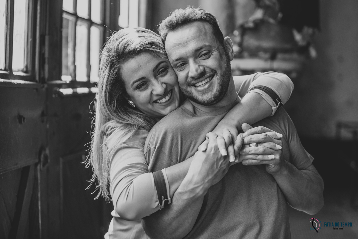 ensaio pre casamento paranapiacaba, ensaio paranapiacaba, paranapiacaba, turismo em paranapiacaba, casal em paranapiacaba, ensaio no trem, ensaio trem antigo, ensaio cidade histórica, ensaio pre casamento, pre casamento no trem, ensaio diferente