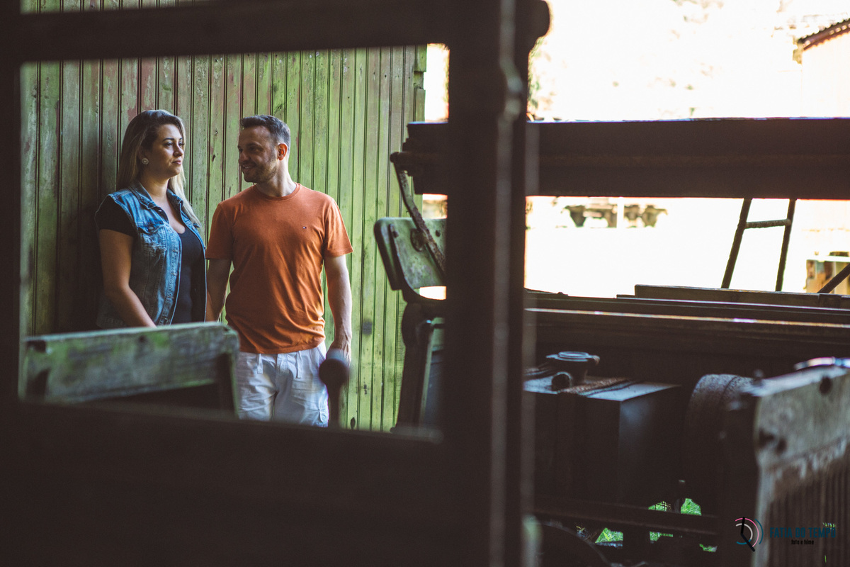 ensaio pre casamento paranapiacaba, ensaio paranapiacaba, paranapiacaba, turismo em paranapiacaba, casal em paranapiacaba, ensaio no trem, ensaio trem antigo, ensaio cidade histórica, ensaio pre casamento, pre casamento no trem, ensaio diferente