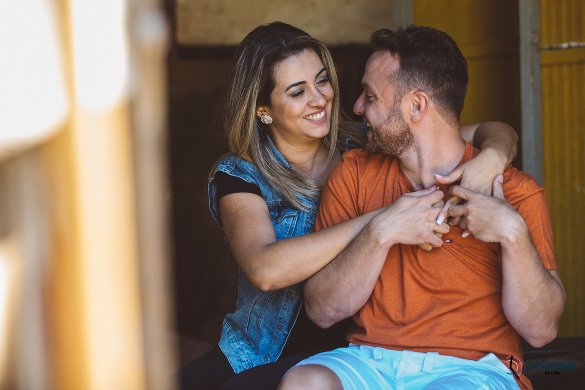 ensaio pre casamento paranapiacaba, ensaio paranapiacaba, paranapiacaba, turismo em paranapiacaba, casal em paranapiacaba, ensaio no trem, ensaio trem antigo, ensaio cidade histórica, ensaio pre casamento, pre casamento no trem, ensaio diferente
