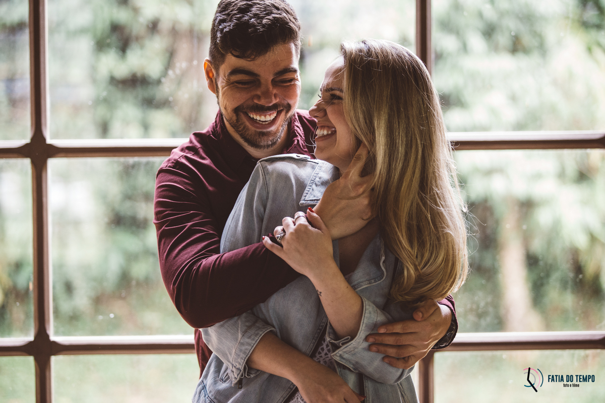 ensaio paranapiacaba, paranapiacaba, ensaio de casal, ensaio pre casamento, pre casamento, paranapiaca, estação de paranapiacaba, ensaio no tem, trilho de trem ensaio, fotos no trilho de trem