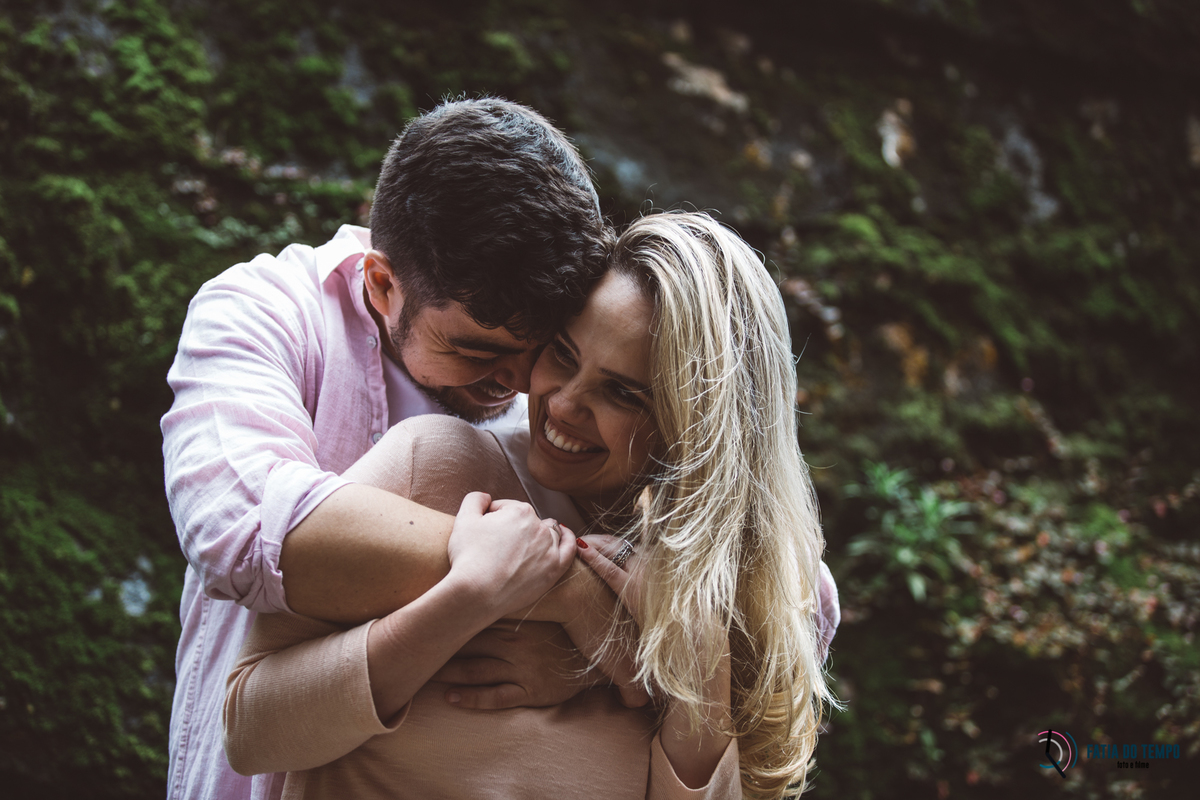 ensaio paranapiacaba, paranapiacaba, ensaio de casal, ensaio pre casamento, pre casamento, paranapiaca, estação de paranapiacaba, ensaio no tem, trilho de trem ensaio, fotos no trilho de trem