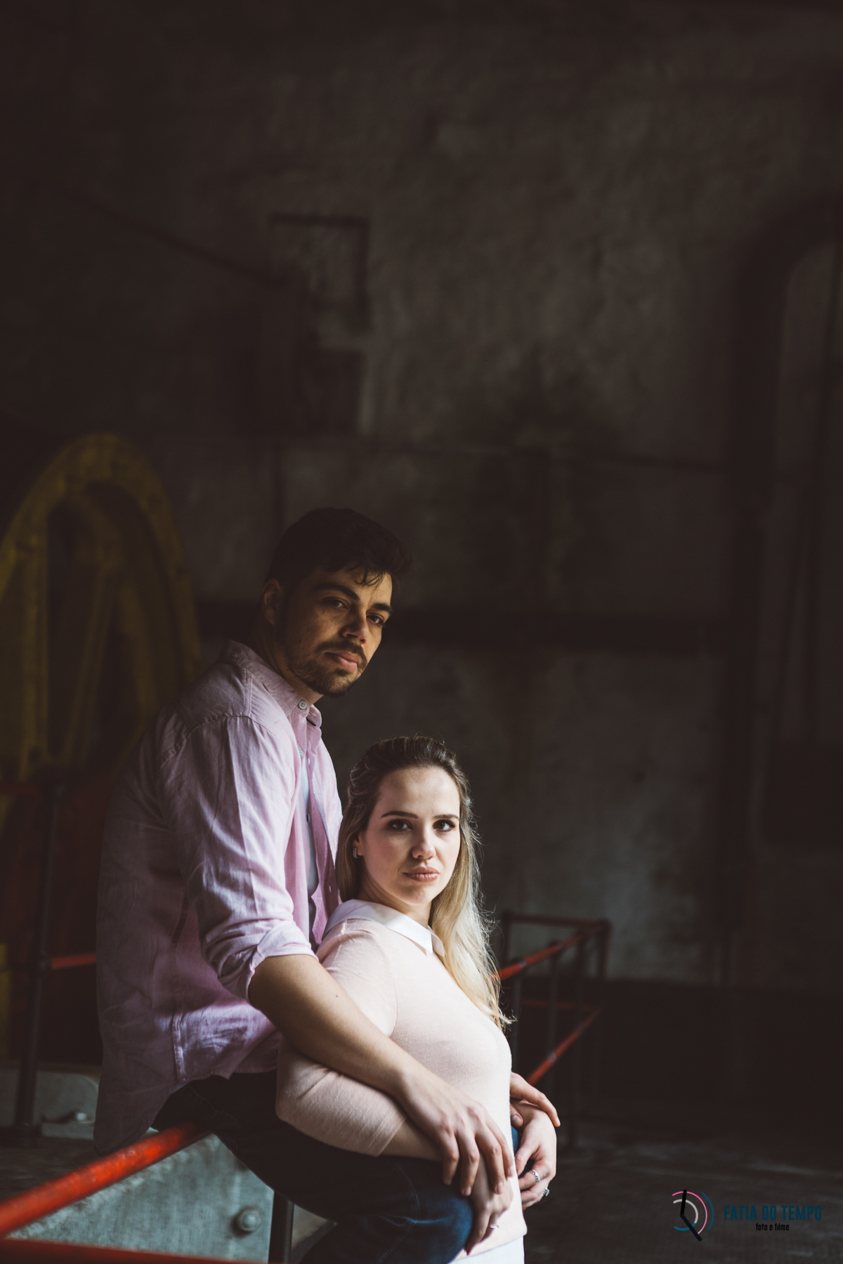 ensaio paranapiacaba, paranapiacaba, ensaio de casal, ensaio pre casamento, pre casamento, paranapiaca, estação de paranapiacaba, ensaio no tem, trilho de trem ensaio, fotos no trilho de trem