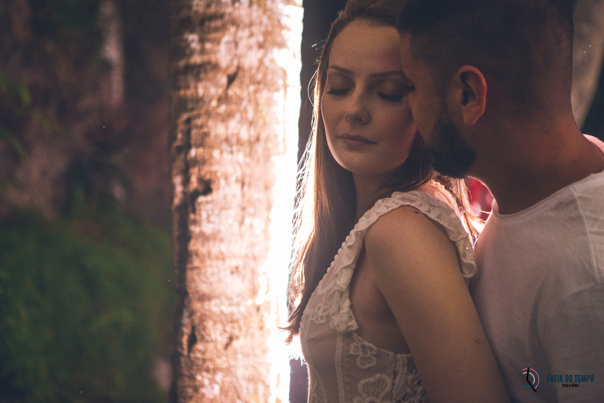 ensaio na praia, ensaio litoral norte SP, ensaio de casal, ensaio pre casamento, guaruja, sorocotuba, fotos de casais, pre wedding na praia, casais na praia, fotos nascer do sol, nascendo o sol, praia nascer do sol