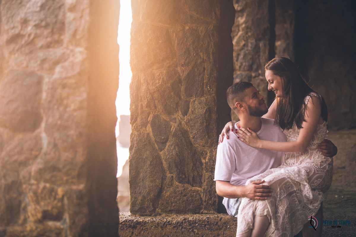 ensaio na praia, ensaio litoral norte SP, ensaio de casal, ensaio pre casamento, guaruja, sorocotuba, fotos de casais, pre wedding na praia, casais na praia, fotos nascer do sol, nascendo o sol, praia nascer do sol