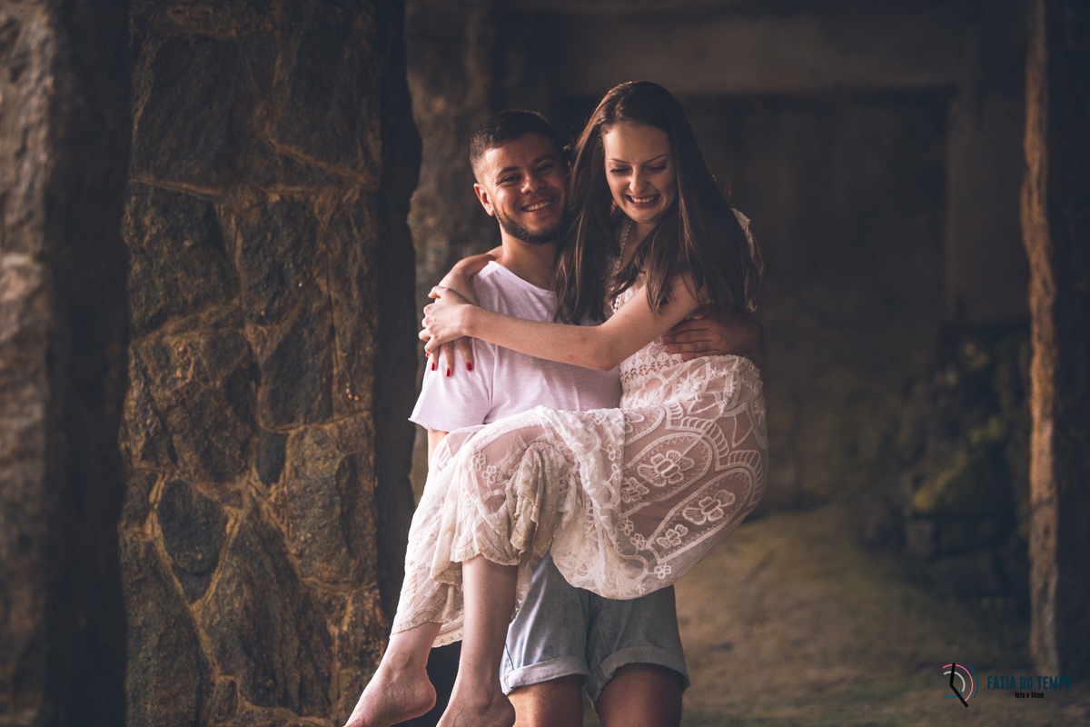 ensaio na praia, ensaio litoral norte SP, ensaio de casal, ensaio pre casamento, guaruja, sorocotuba, fotos de casais, pre wedding na praia, casais na praia, fotos nascer do sol, nascendo o sol, praia nascer do sol