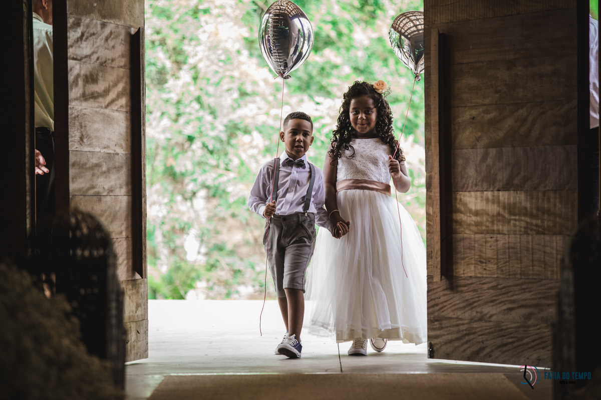 sitio são jorge, noivo negro, noiva negra, noiva black power, casamento no campo, casamento no sitio são jorge, casamento rustico, pepper drinks, odeon decorações, decoração boho, casamento boho, maquiagem em noiva negra, fotos de noiva negra, 