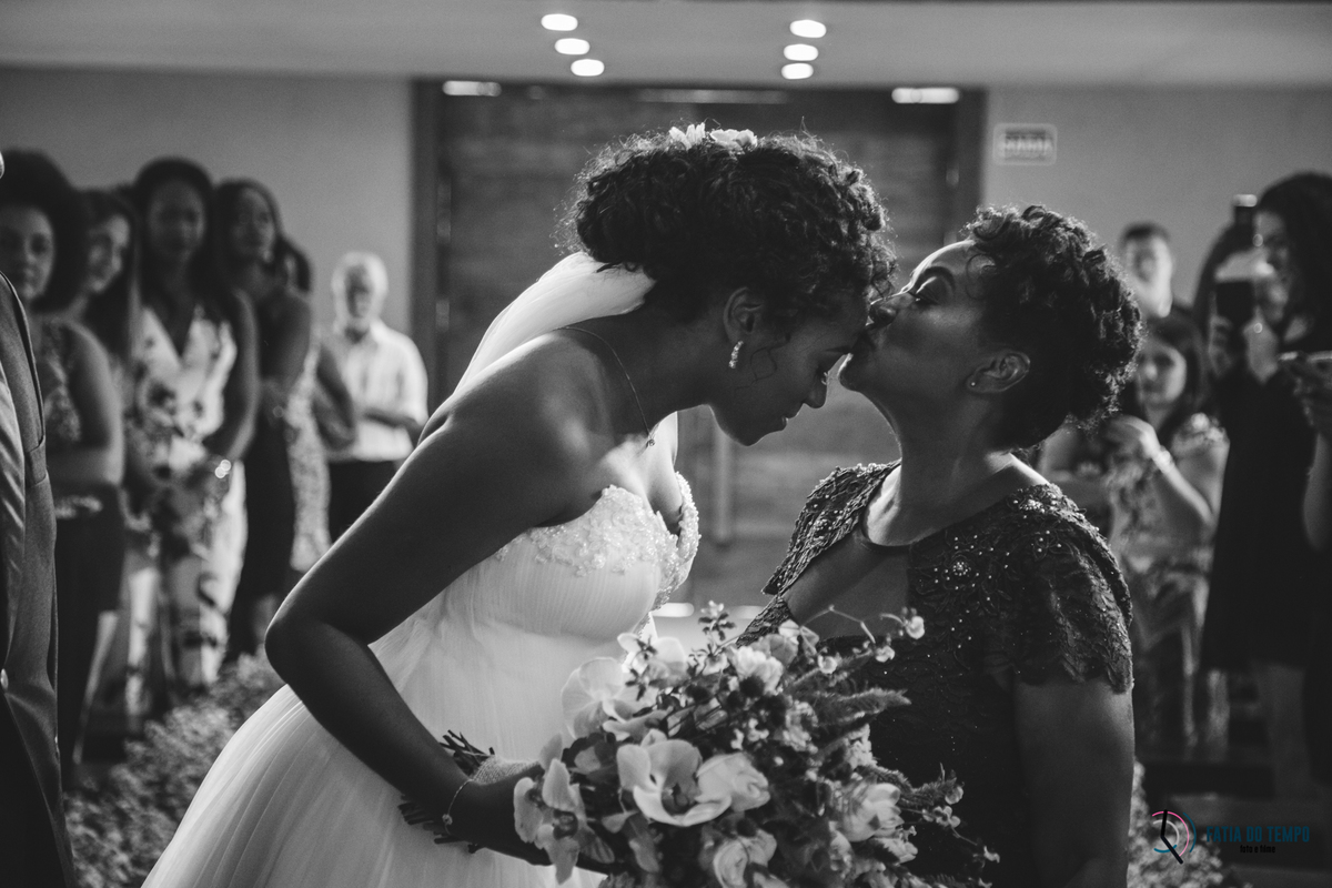 sitio são jorge, noivo negro, noiva negra, noiva black power, casamento no campo, casamento no sitio são jorge, casamento rustico, pepper drinks, odeon decorações, decoração boho, casamento boho, maquiagem em noiva negra, fotos de noiva negra, 