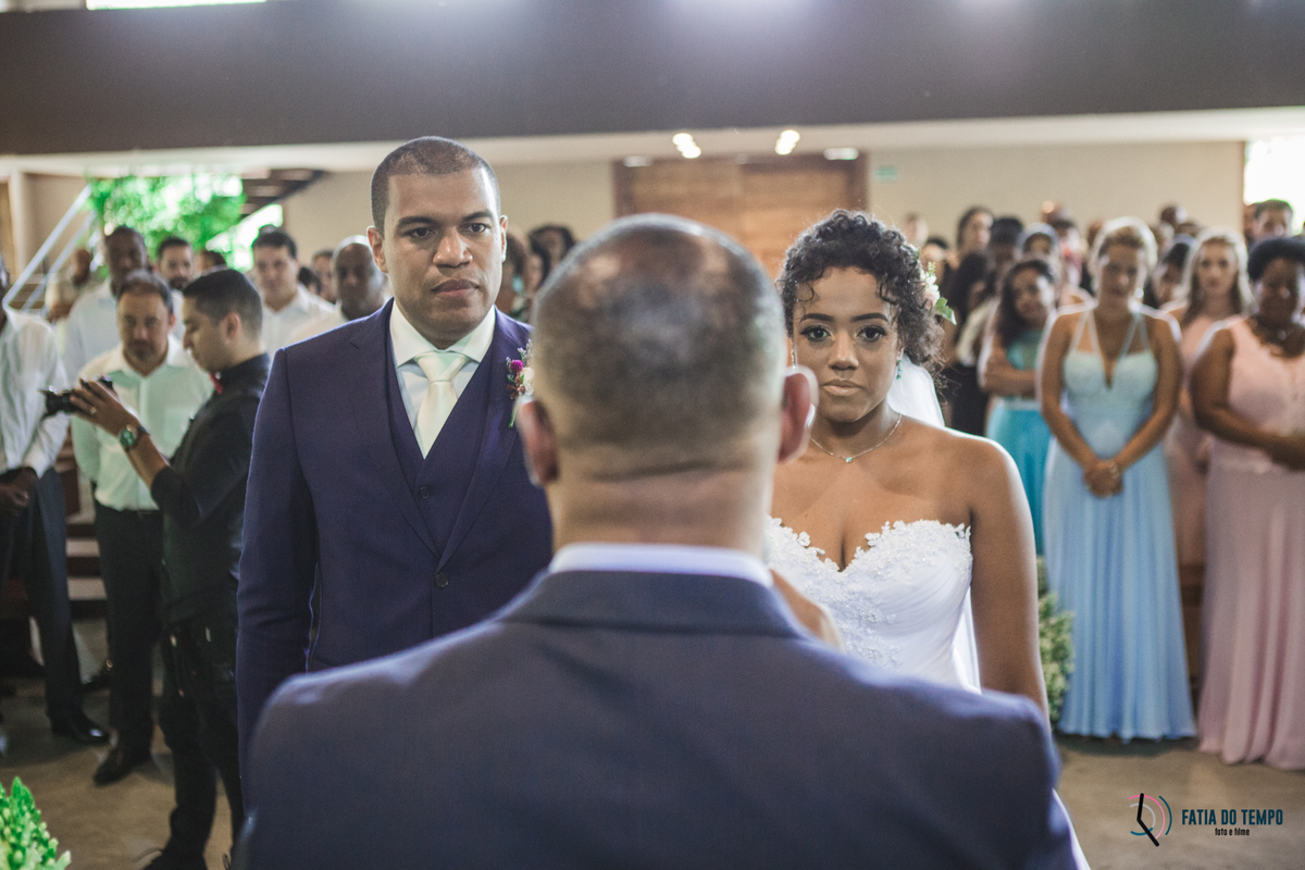 sitio são jorge, noivo negro, noiva negra, noiva black power, casamento no campo, casamento no sitio são jorge, casamento rustico, pepper drinks, odeon decorações, decoração boho, casamento boho, maquiagem em noiva negra, fotos de noiva negra, 